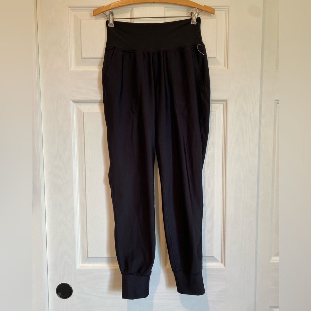 Old Navy Powersoft Black High-Rise Go-Dry Jogger Small New